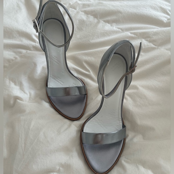 Maison Margiela Brand New Silver Heels - Picture 4 of 6